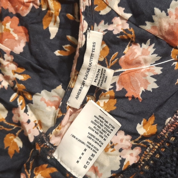 American Eagle Crop Top, size M - Picture 5 of 7